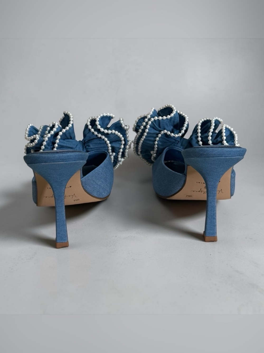 Gianni Bini Blue Denim Pearl-Trim Bow Slide Mules! Size 9! EUC!!! - Picture 5 of 13